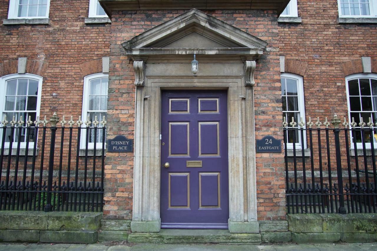 West Wing D'Isney Place. Lincoln Exterior foto